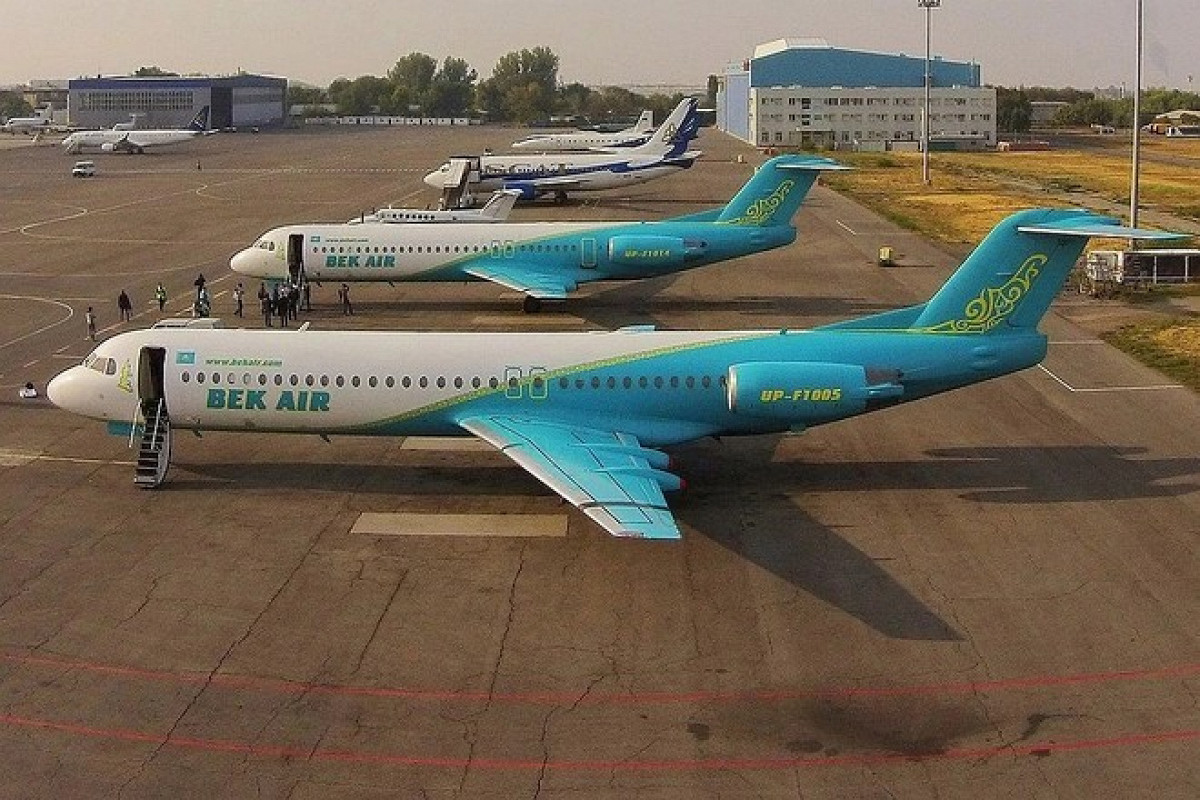 Сколько самолетов в казахстане. Fokker 100 bek Air. Bek Air авиакомпании Казахстана. Air Kazakhstan Боинг 747. Bek Air 2100.